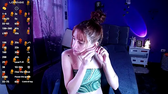 Snapshot of IsaBaileys_ chatting on 11/04/25, 08:19 IsaBaileys online show from 11/04/25, 08:19