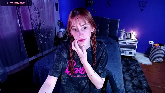 Snapshot of IsaBaileys_ chatting on 11/05/25, 07:47 IsaBaileys online show from 11/05/25, 07:47