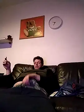 Knuffelstaaf123 online show from 11/12/25, 09:47