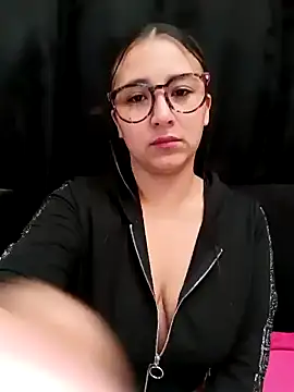 Snapshot of Cute_Penelope chatting on 12/12/24, 11:50 Cute Penelope online show from 12/12/24, 11:50