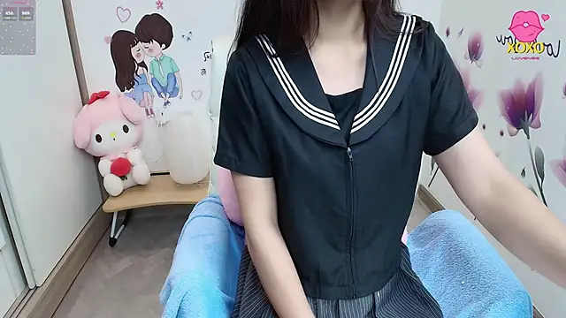 Snapshot of _Mizuki_ chatting on 10/07/25, 05:32 Mizuki online show from 10/07/25, 05:32
