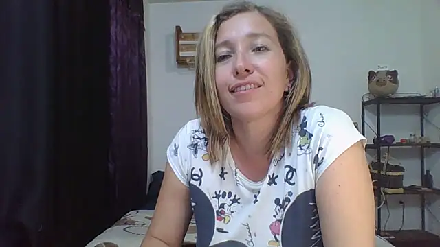 Snapshot of charlott_ponce chatting on 12/11/24, 02:30 charlott ponce online show from 12/11/24, 02:30