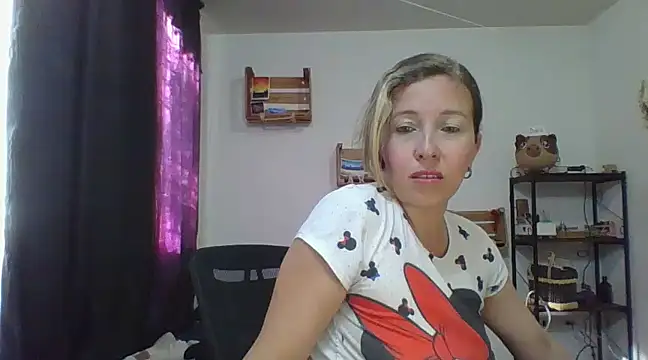 Snapshot of charlott_ponce chatting on 01/15/25, 09:41 charlott ponce online show from 01/15/25, 09:41