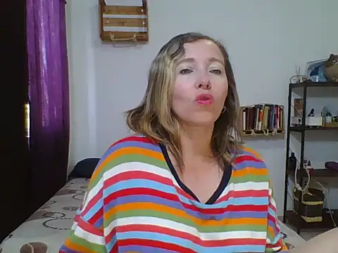Snapshot of charlott_ponce chatting on 03/21/25, 06:07 charlott ponce online show from 03/21/25, 06:07