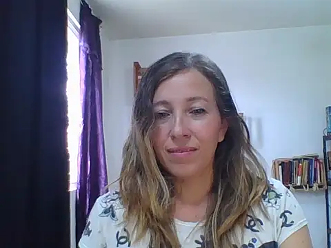 Snapshot of charlott_ponce chatting on 09/19/25, 06:52 charlott ponce online show from 09/19/25, 06:52