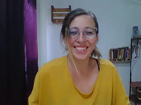 Snapshot of charlott_ponce chatting on 09/26/25, 07:29 charlott ponce online show from 09/26/25, 07:29