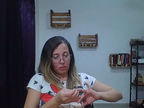 Snapshot of charlott_ponce chatting on 11/10/25, 11:59 charlott ponce online show from 11/10/25, 11:59