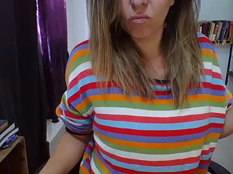 Snapshot of charlott_ponce chatting on 11/11/25, 07:58 charlott ponce online show from 11/11/25, 07:58