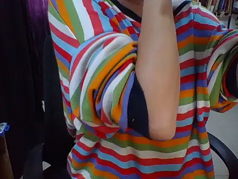 Snapshot of charlott_ponce chatting on 11/24/25, 07:13 charlott ponce online show from 11/24/25, 07:13