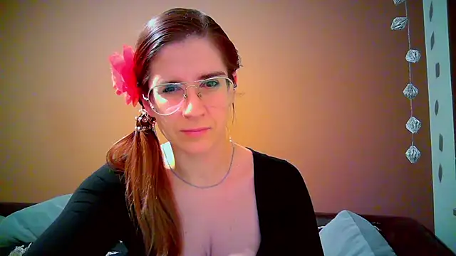 KayaRose online show from 10/31/25, 09:16