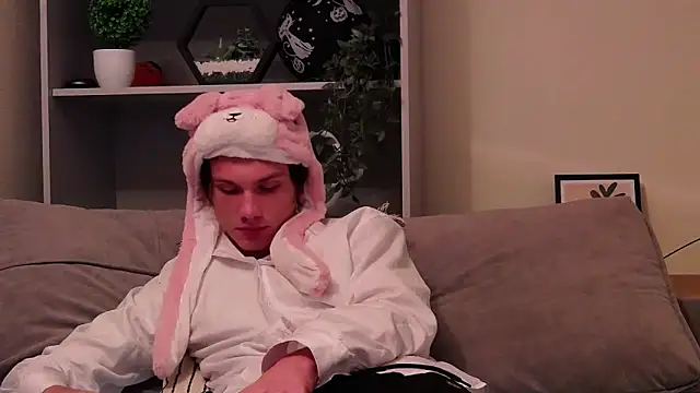 CalvinCay online show from 12/03/24, 09:34