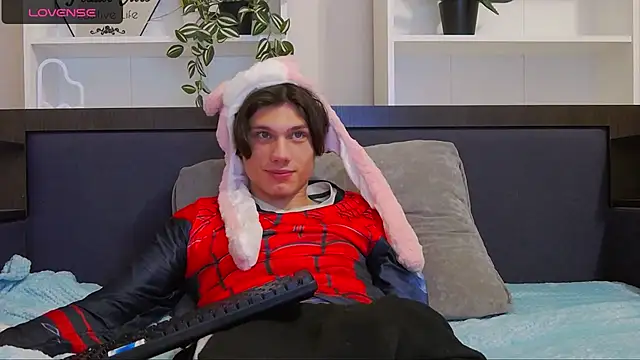 CalvinCay online show from 12/05/24, 11:07