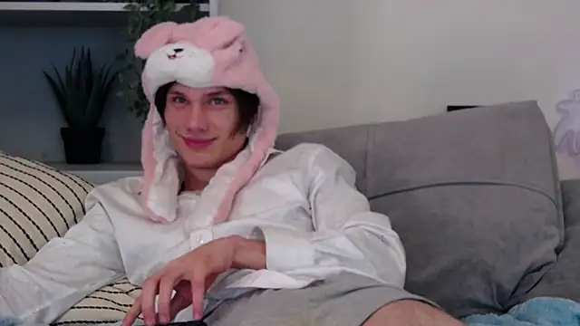 CalvinCay online show from 12/10/24, 11:51