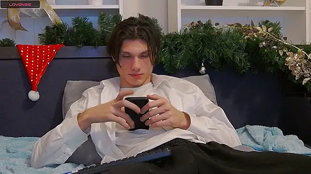 CalvinCay online show from 01/01/25, 12:32