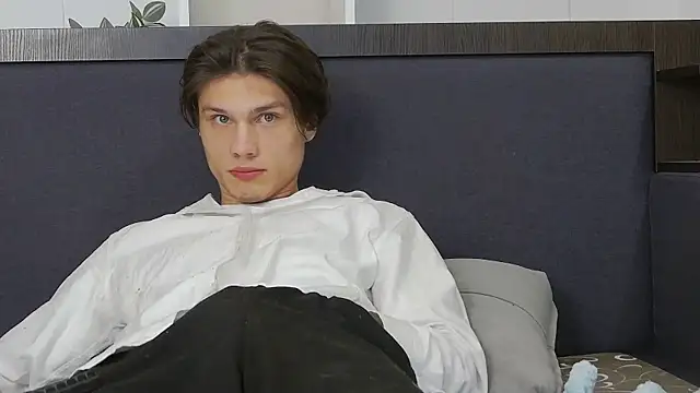 CalvinCay online show from 01/04/25, 01:10