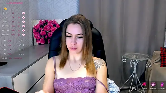 Snapshot of Naughty__Megan chatting on 02/13/25, 04:07 Naughty Megan online show from 02/13/25, 04:07