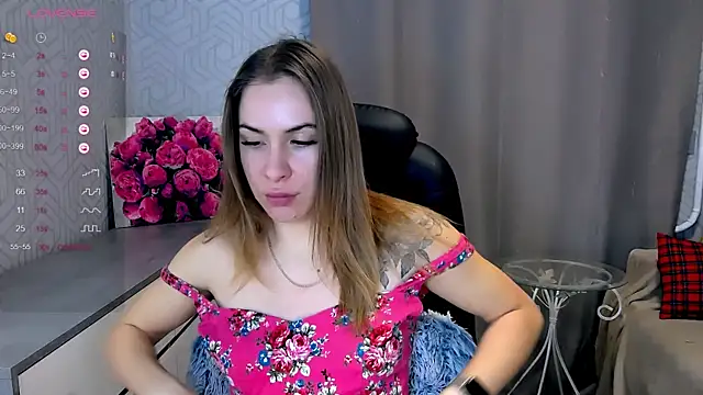 Snapshot of Naughty__Megan chatting on 02/14/25, 03:58 Naughty Megan online show from 02/14/25, 03:58