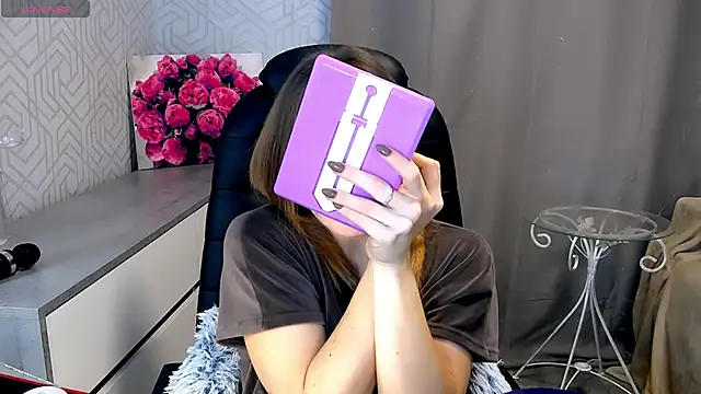 Snapshot of Naughty__Megan chatting on 02/20/25, 01:40 Naughty Megan online show from 02/20/25, 01:40