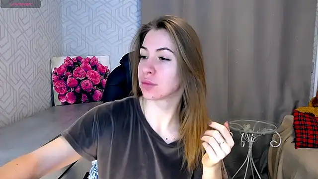 Snapshot of Naughty__Megan chatting on 03/05/25, 04:34 Naughty Megan online show from 03/05/25, 04:34