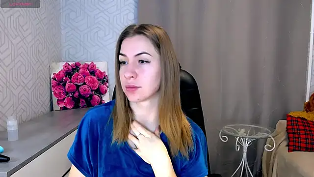 Snapshot of Naughty__Megan chatting on 03/08/25, 04:45 Naughty Megan online show from 03/08/25, 04:45