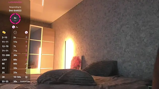 Snapshot of Naughty__Megan chatting on 11/03/25, 04:36 Naughty Megan online show from 11/03/25, 04:36