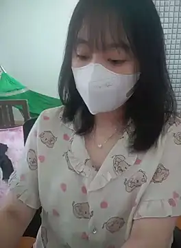 Snapshot of Kajisu_26 chatting on 10/17/25, 12:47 Kajisu 26 online show from 10/17/25, 12:47