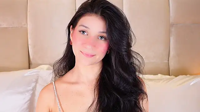 Snapshot of KiraKayleigh1 chatting on 10/17/25, 12:47 KiraKayleigh1 online show from 10/17/25, 12:47