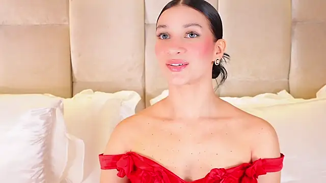 Snapshot of KiraKayleigh1 chatting on 10/20/25, 02:23 KiraKayleigh1 online show from 10/20/25, 02:23