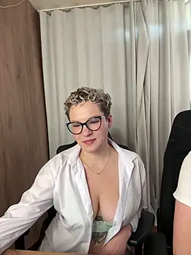 MrMrsRight online show from 09/18/25, 08:05