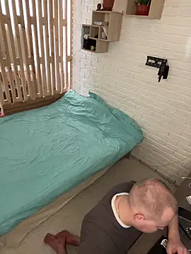 MrMrsRight online show from 10/26/25, 11:27