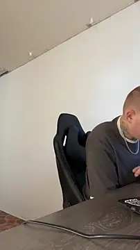 MrMrsRight online show from 11/01/25, 08:05