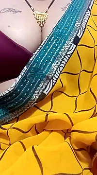 Snapshot of Beauty-khan chatting on 01/03/25, 01:03 Beauty-khan online show from 01/03/25, 01:03