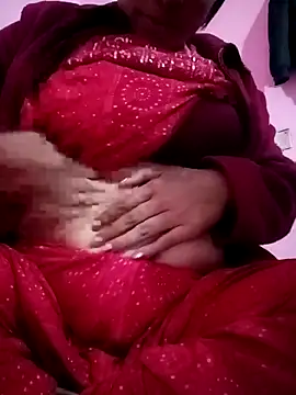 Snapshot of Beauty-khan chatting on 01/13/25, 08:37 Beauty-khan online show from 01/13/25, 08:37