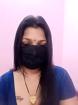 Snapshot of Beauty-khan chatting on 02/01/25, 03:18 Beauty-khan online show from 02/01/25, 03:18