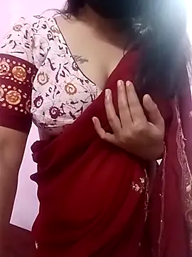 Snapshot of Beauty-khan chatting on 02/15/25, 06:44 Beauty-khan online show from 02/15/25, 06:44