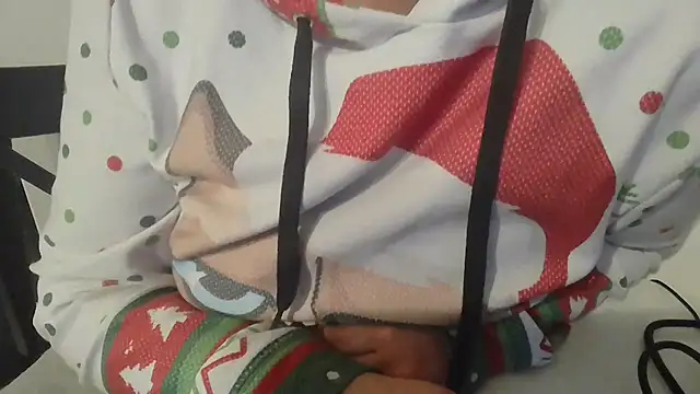 Snapshot of parismira chatting on 12/17/24, 04:43 parismira online show from 12/17/24, 04:43