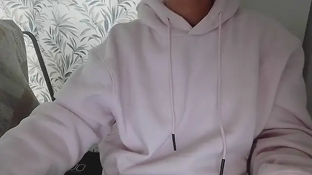 Snapshot of parismira chatting on 01/23/25, 10:22 parismira online show from 01/23/25, 10:22