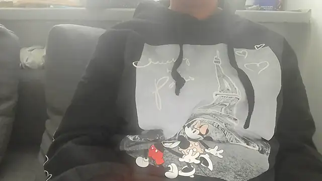 Snapshot of parismira chatting on 11/24/25, 01:11 parismira online show from 11/24/25, 01:11