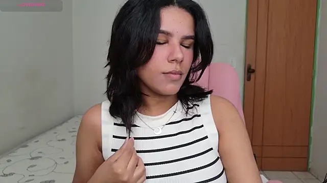 Snapshot of ninapego chatting on 11/02/25, 11:45 ninapego online show from 11/02/25, 11:45