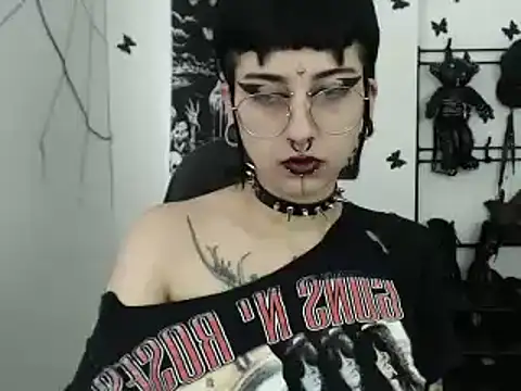 n0sferatus   online show from 10/19/25, 01:12