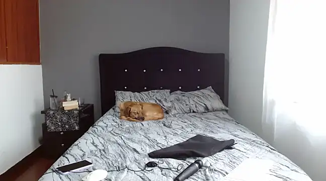 Snapshot of Emilia_1995 chatting on 02/10/25, 12:50 Emilia 1995 online show from 02/10/25, 12:50