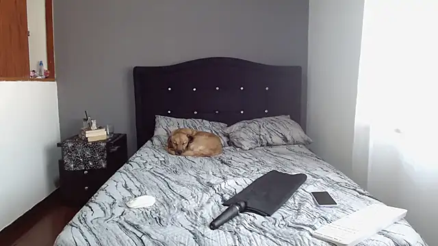 Snapshot of Emilia_1995 chatting on 02/11/25, 12:48 Emilia 1995 online show from 02/11/25, 12:48