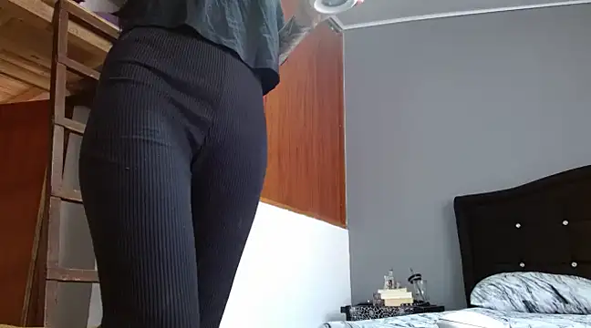 Snapshot of Emilia_1995 chatting on 03/11/25, 12:39 Emilia 1995 online show from 03/11/25, 12:39