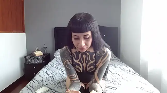 Snapshot of Emilia_1995 chatting on 03/13/25, 07:50 Emilia 1995 online show from 03/13/25, 07:50