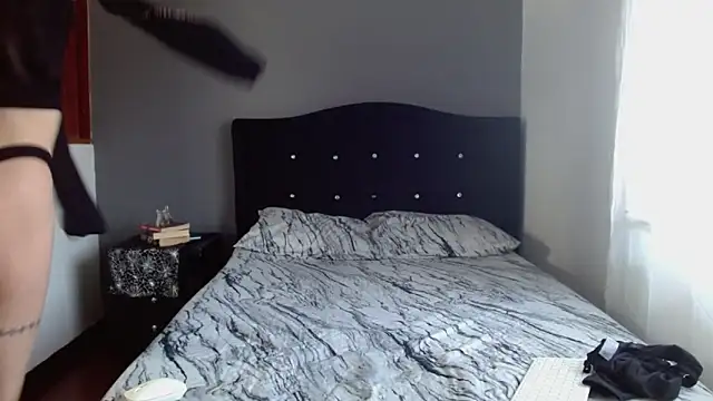 Snapshot of Emilia_1995 chatting on 10/02/25, 12:34 Emilia 1995 online show from 10/02/25, 12:34