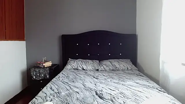 Snapshot of Emilia_1995 chatting on 10/07/25, 06:38 Emilia 1995 online show from 10/07/25, 06:38