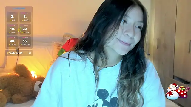 Snapshot of HelennaMoon_ chatting on 01/02/25, 11:49 HelennaMoon online show from 01/02/25, 11:49