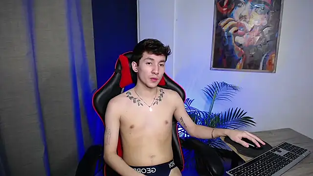 Snapshot of SebasstianGrand chatting on 02/19/25, 01:29 SebasstianGrand online show from 02/19/25, 01:29