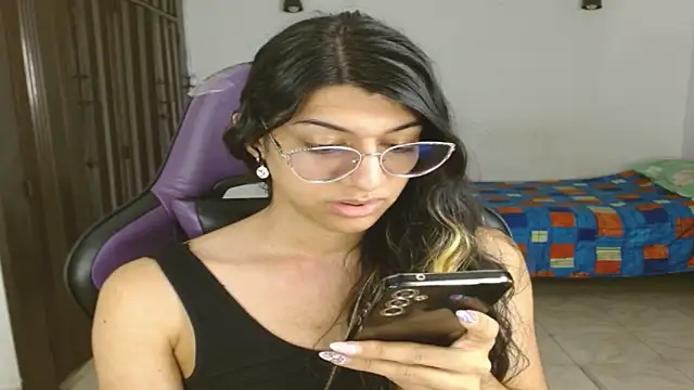 engielphoenis14 online show from 10/15/25, 12:22