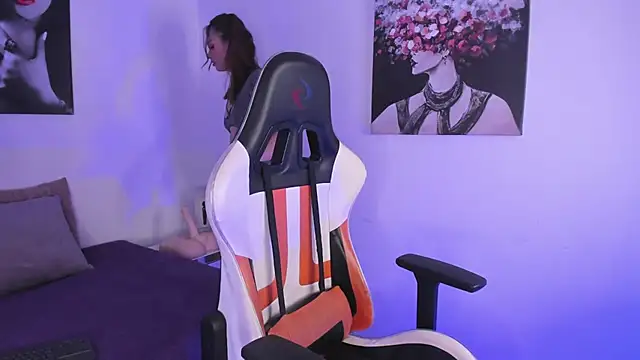  Victoria     online show from 12/16/24, 08:26